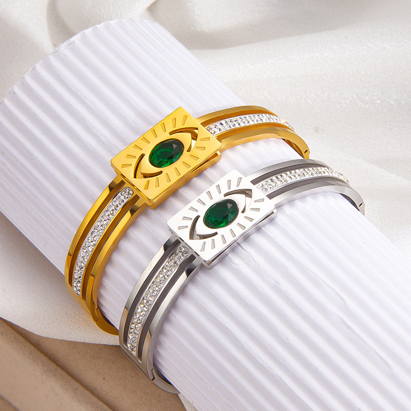 Free shipping designer jewelry Devil Eye Bracelet Earrings 18k Gold Plated Diamond Bracelet Set Personalized Light Luxury Simple Women Bracelet