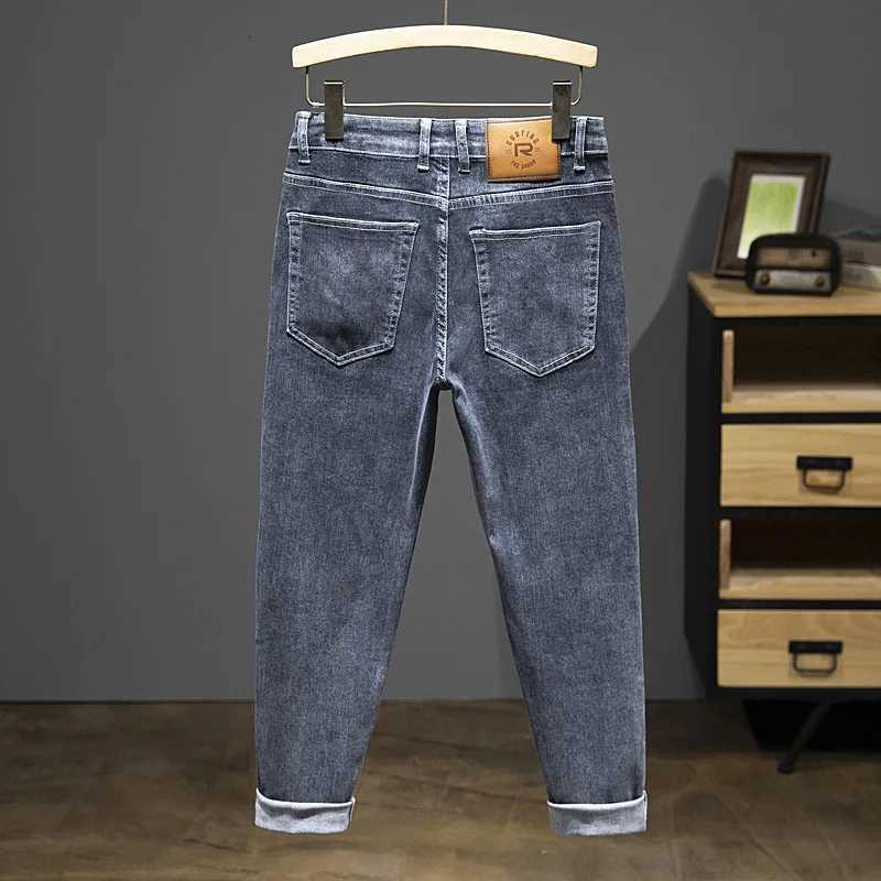 2024 New Spring Autumn Mens NinePoint Pants Slim Jeans Fashion Casual Denim Trousers Smoke Gray Blue Gray Brand ClothingZ250917