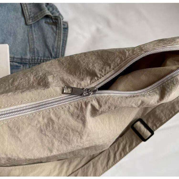 Best Selling Designer Bag Designer Bags Waterpof Canvas Chains Shoulder For Women Chest Pack Lady Tote Handbags Presbyopic Purse Messenger Bag 2005