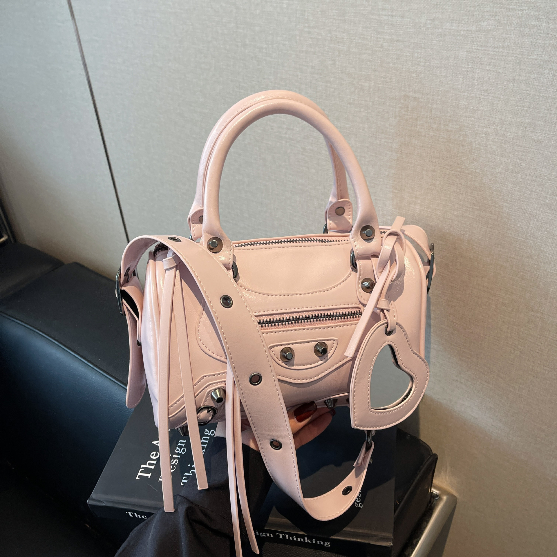 Rivet Hot Girl Style Motorcycle Bag New Handbag Niche Design Women s Shoulder Bag design Autumn New Designer Bag Women s Crossbody Bag