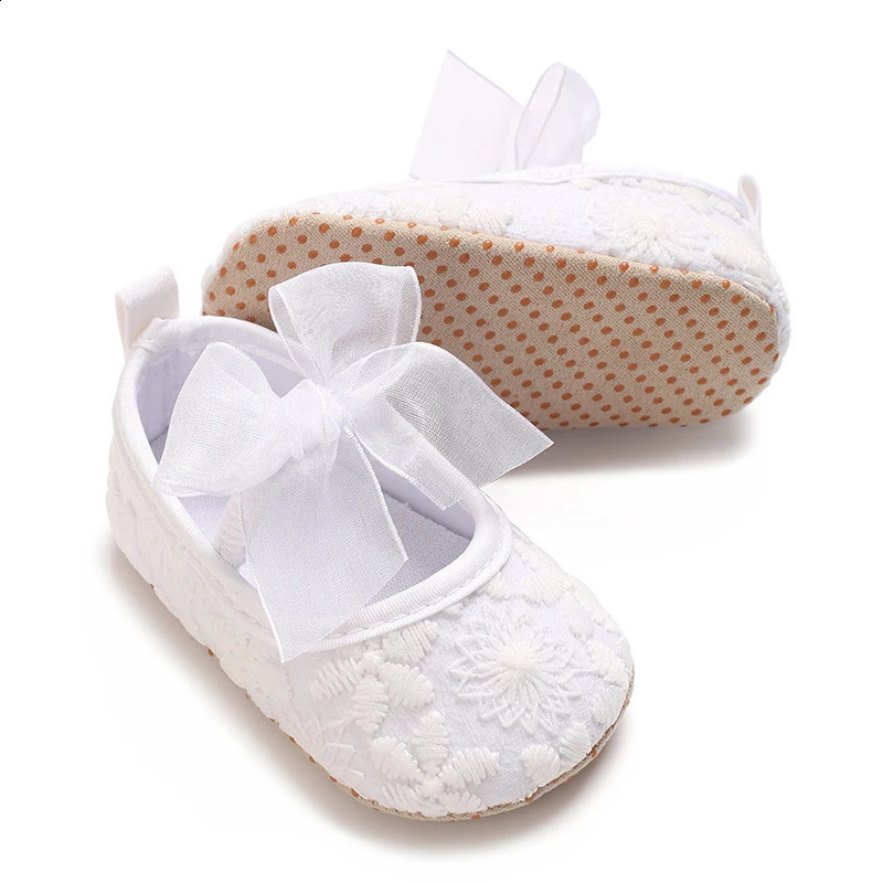 3Color Cute Lace Baby Girl Princess shoes Baby Moccasins Moccs Shoes Bow Fringe Soft Soled Nonslip Footwear Crib Shoes 250916