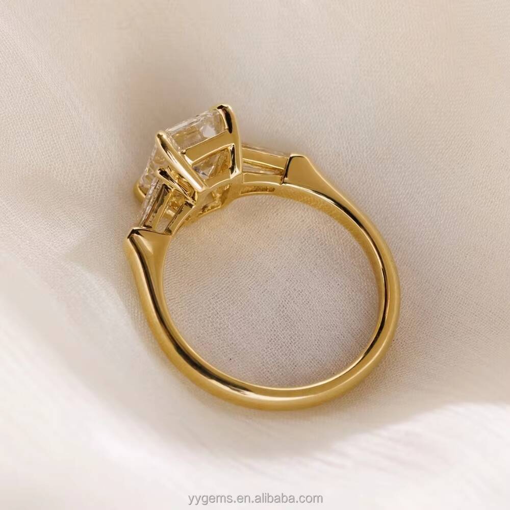 Sparkle Trilogy Design Emerald Cut 3ct Moissanite Diamond 18K Gold Yellow Step Cut Side Moissanite Wedding Rings