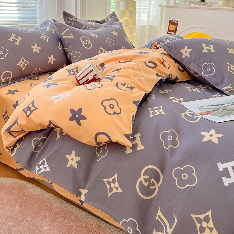 Simple Thickened Brushed Cotton Bedding Set - 3-Piece Cartoon Duvet Cover with Bed Sheet for Student Dormitory and Children W260302