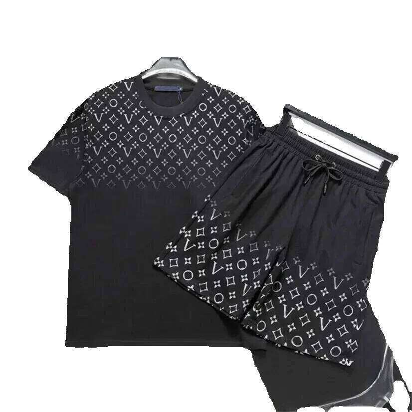 designer designer designer 2025ss Designers Men's Tracksuits T Shirt shorts two-piece Sweatershirts fashion Mens womens Tshirts Tracksuit Jogger set summer high