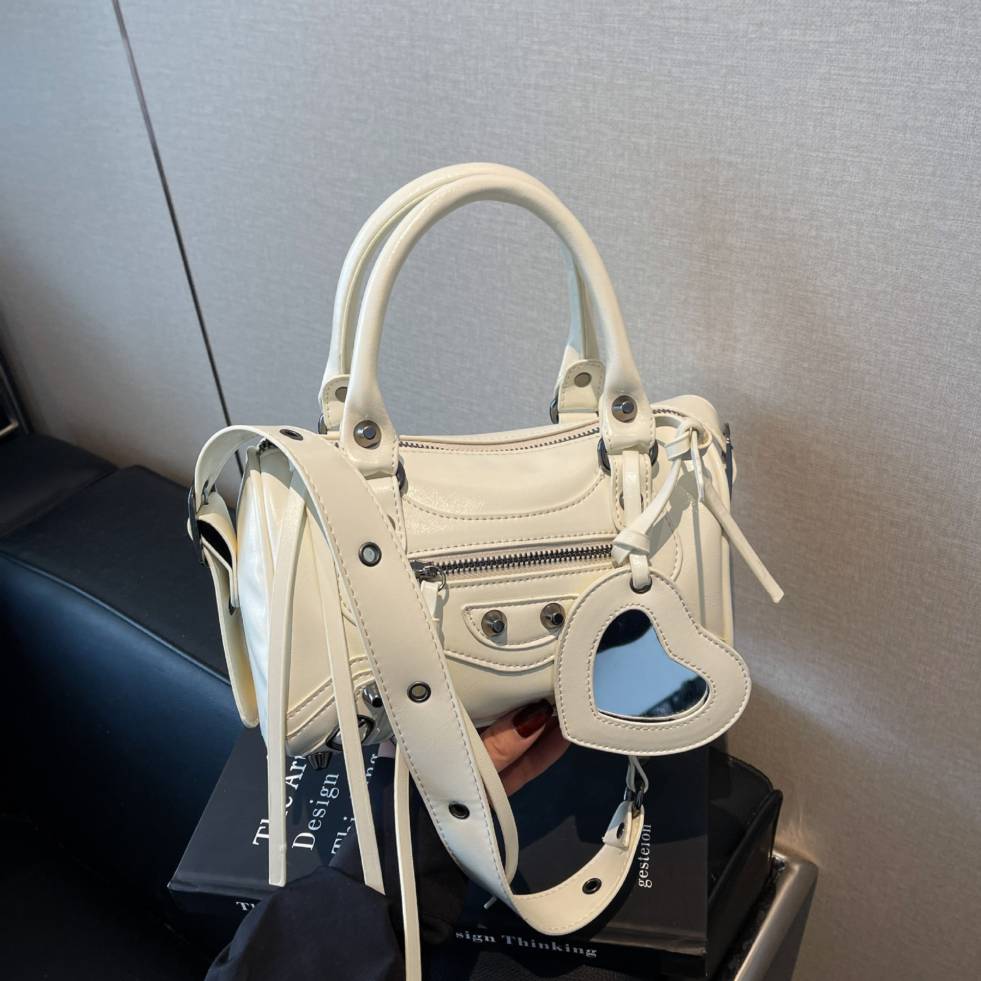 Rivet Hot Girl Style Motorcycle Bag New Handbag Niche Design Women s Shoulder Bag design Autumn New Designer Bag Women s Crossbody Bag