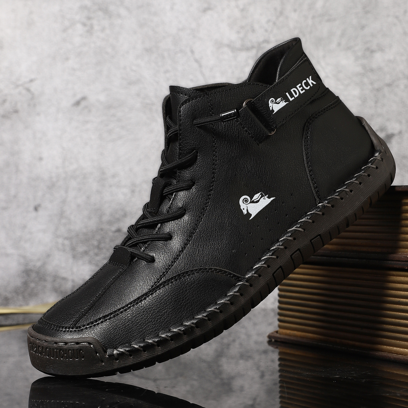 2025 autumn and winter new hand sewn Martin boots trend fashion style niche design hiking shoes men's casual shoes designer shoes