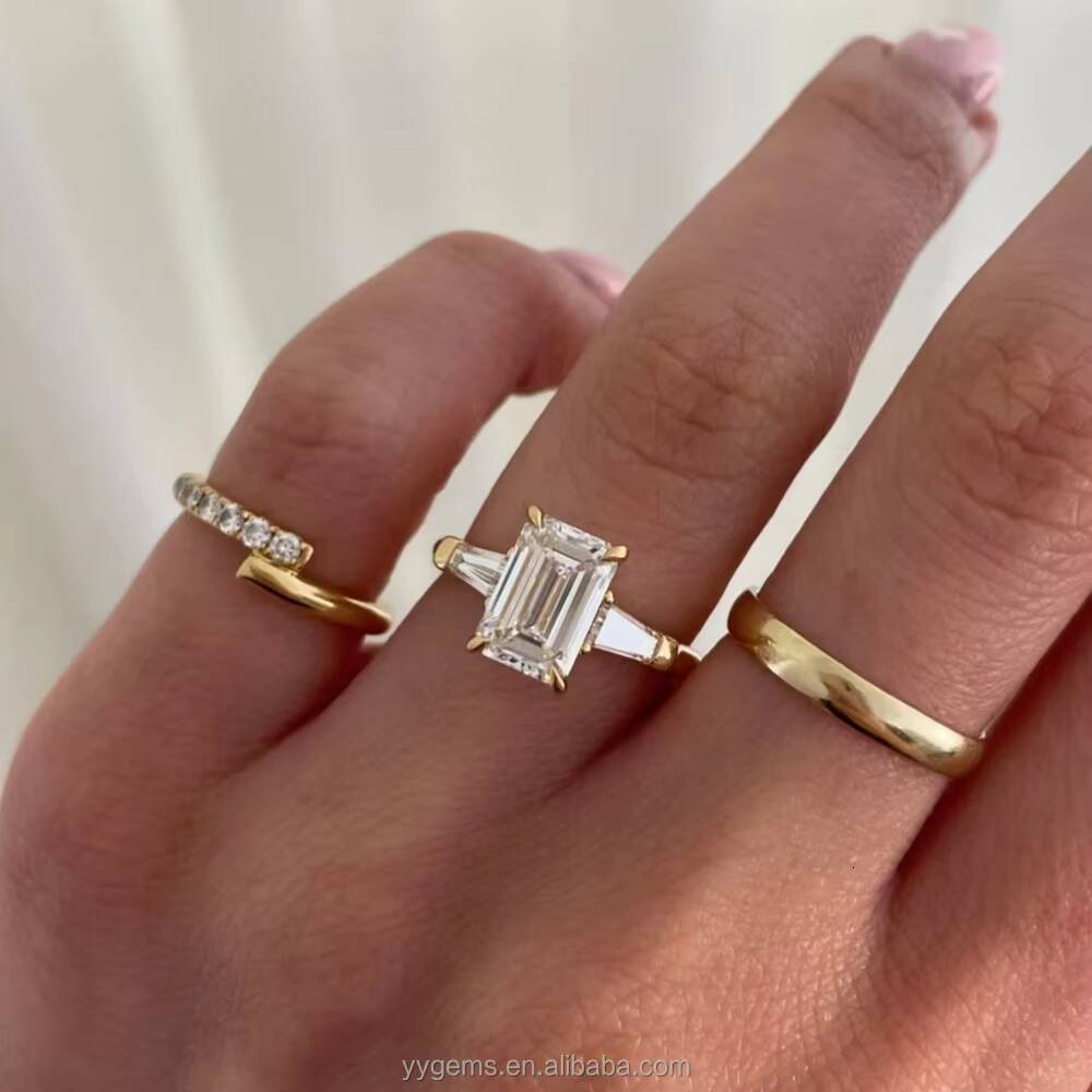 Sparkle Trilogy Design Emerald Cut 3ct Moissanite Diamond 18K Gold Yellow Step Cut Side Moissanite Wedding Rings