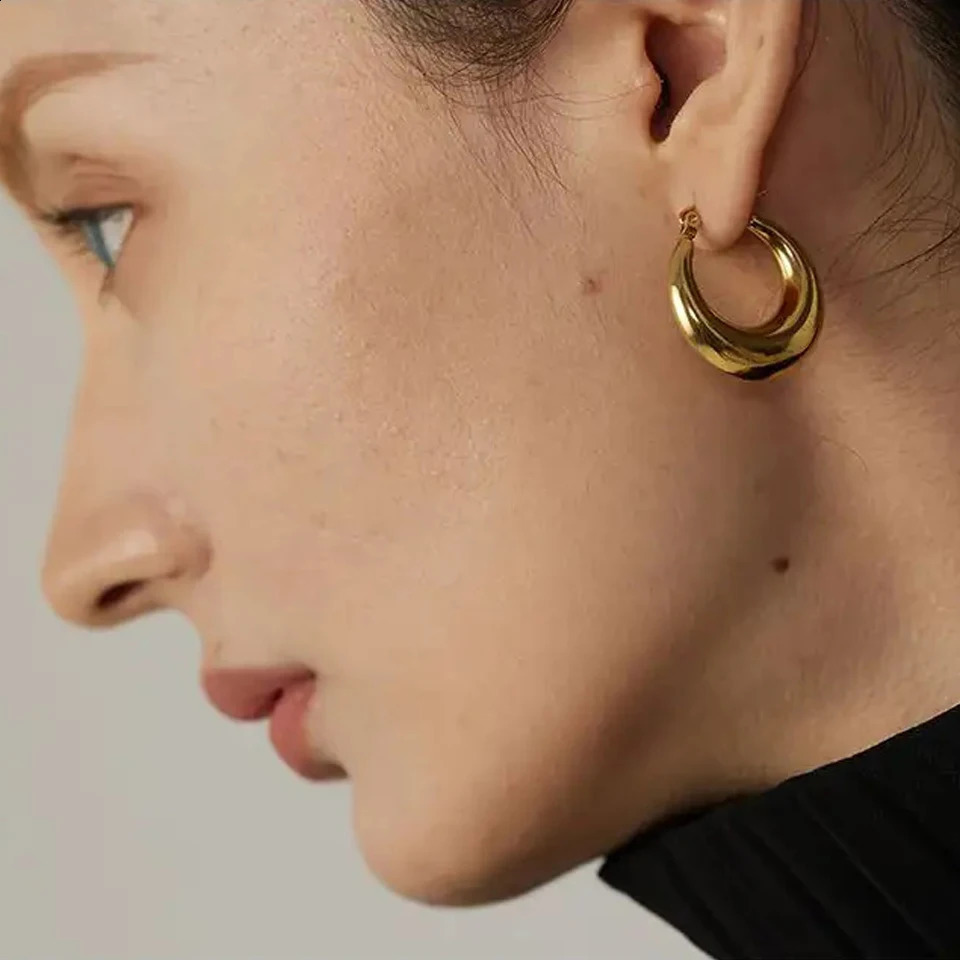 Vintage Gold Plated Stainless Steel Twisted Hoop Earrings for Women Creative Twist Bamboo Ear Buckle Small Hoops Jewelry Gifts 250916