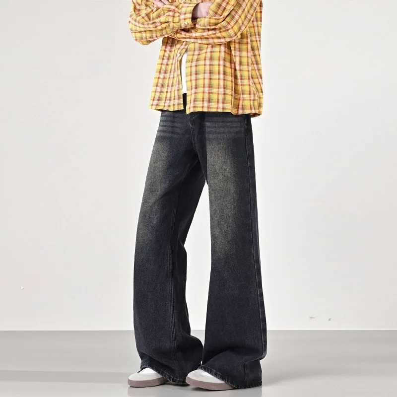 2025 New Mens American Vintage Flared Jeans Fashion Wide Leg Pants Autumn Winter Baggy Fit High Street Mens Straight Leg JeansZ250917