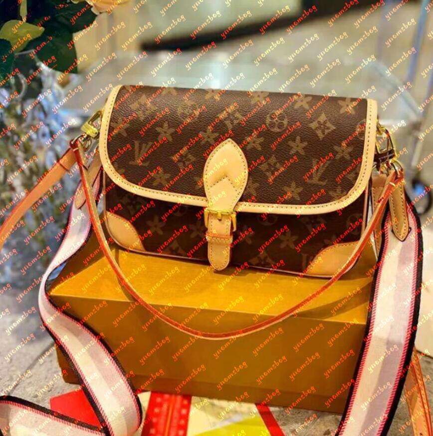 designer bags Shoulder Bag Totes real leather luxury old flower Diane Baguette handbag large-capacity canvas strap embossed Letters colorful 2025 new Floral Bag