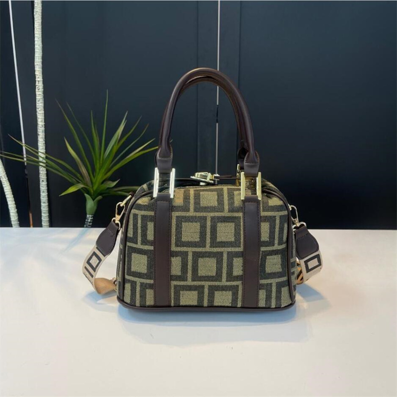 Luxury Designer Bag Women Shoulder Bags Classic Traveler Fashion Women chain Bag Mono Pillow Totes Handbags Cross body Coin Purse