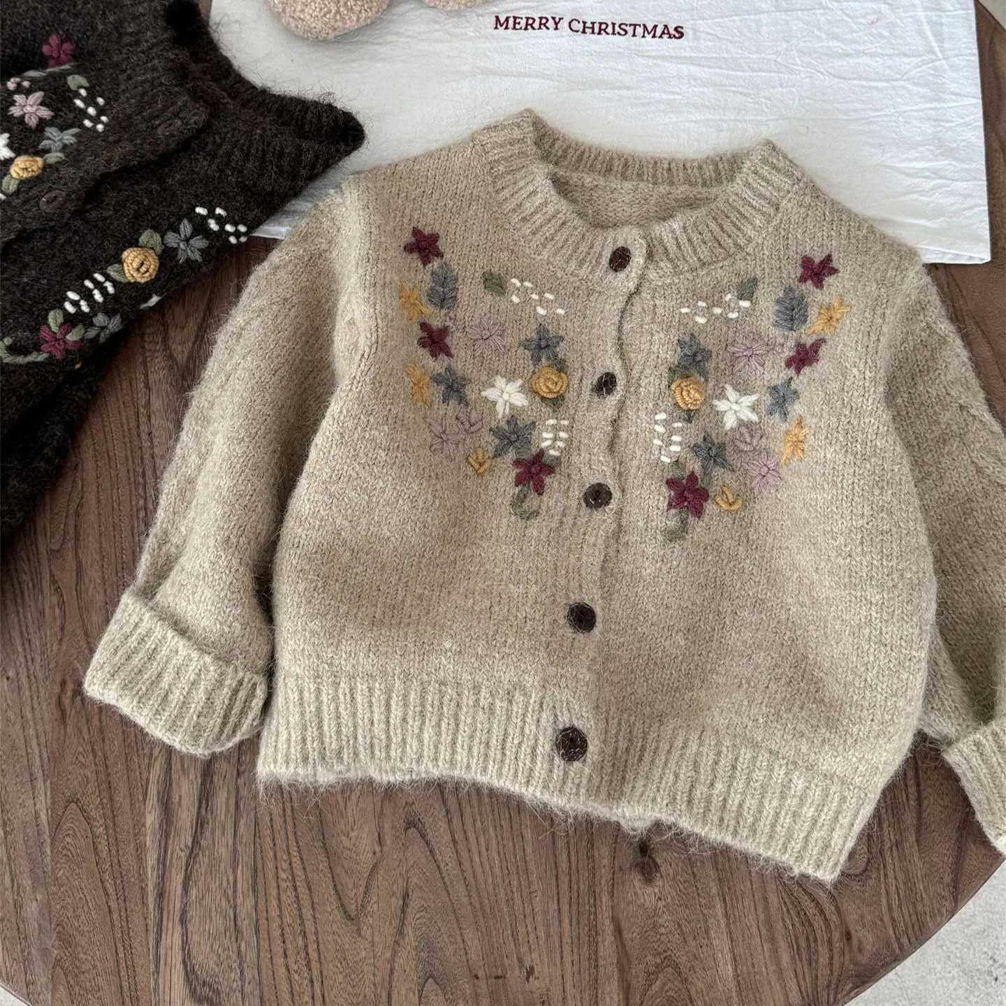 Girl Sweater 2025 Autumn New Childrens Clothing Korean Style Girl Baby Senior Design Sense Handembroidered Sweater Simple L250917