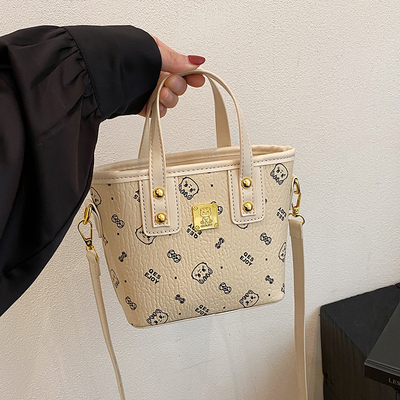 Designer bag, luxury handbag saddle bags small fragrance retro crossbody bags shoulder bags small square bags fashionable coin purse stylish water buc