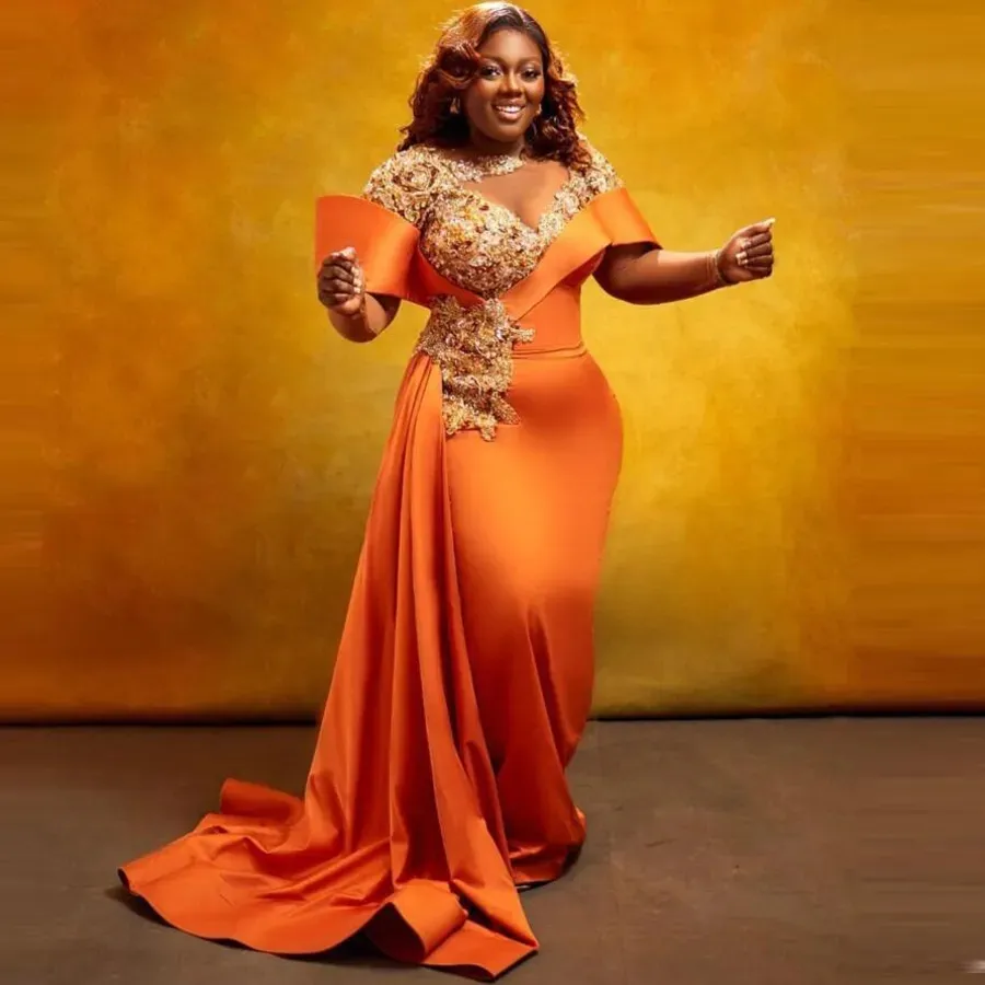 Orange Plus Size Evening Dresses With Sheer Neck Illusion Long Sleeves Mermaid Prom Dress Beads Appliques Crystals Birthday Gown Engagement Evening Go