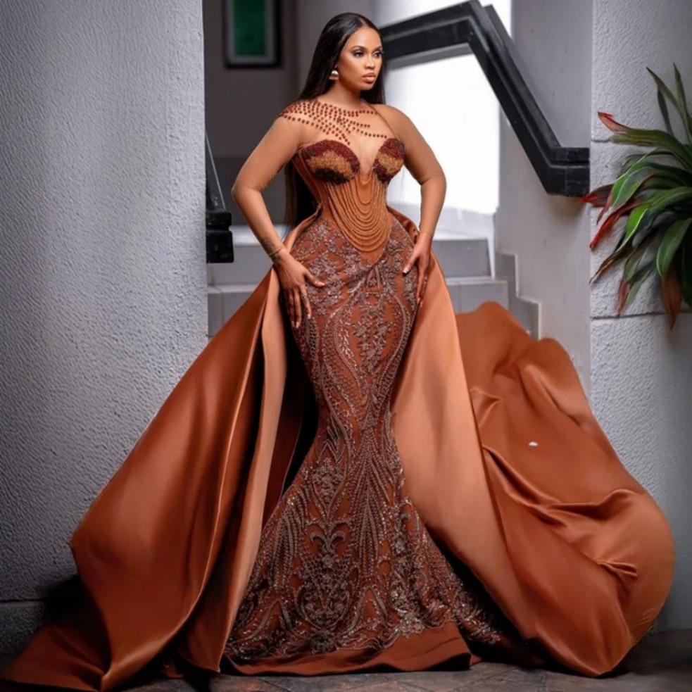 2026 Plus Size Brown Prom Dress Detachable Train Evening Dresses For Special Occasions Sheer Neck Long Sleeves Beaded Lace Illusion Mermaid Birthday G
