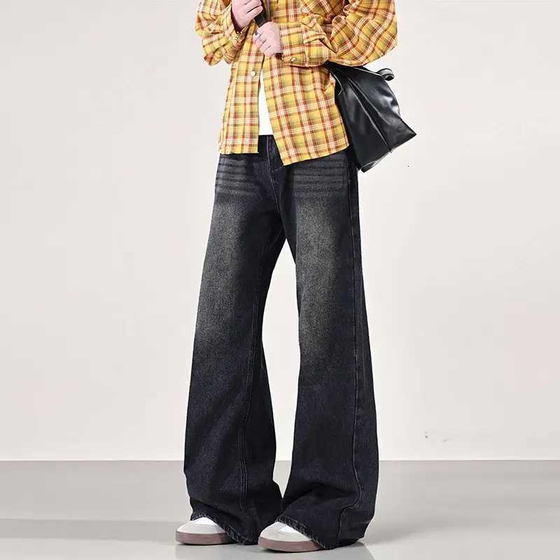 2025 New Mens American Vintage Flared Jeans Fashion Wide Leg Pants Autumn Winter Baggy Fit High Street Mens Straight Leg JeansZ250917
