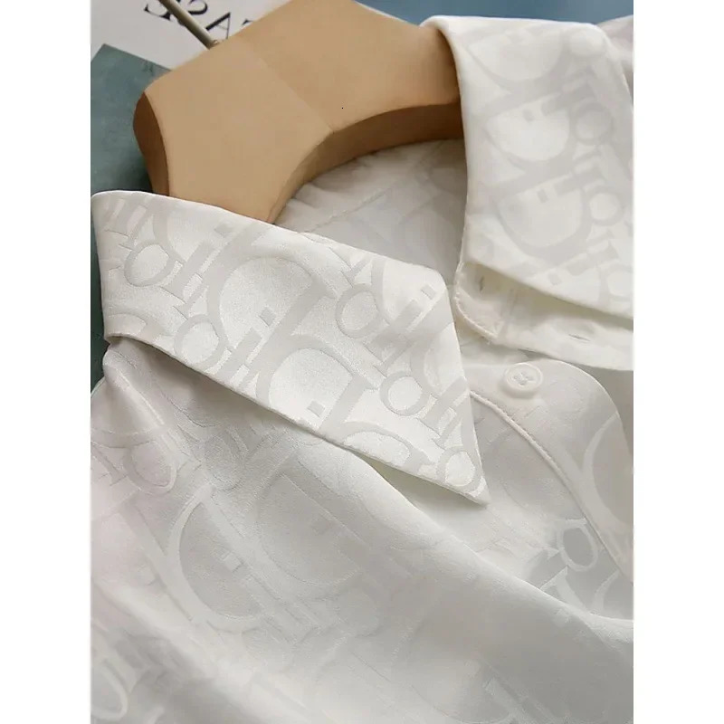 Classic Jacquard Long Sleeve Shirt For Women Lightweight Silk Slipon Style Subtle Letter Printed Top Spring Summer 250917