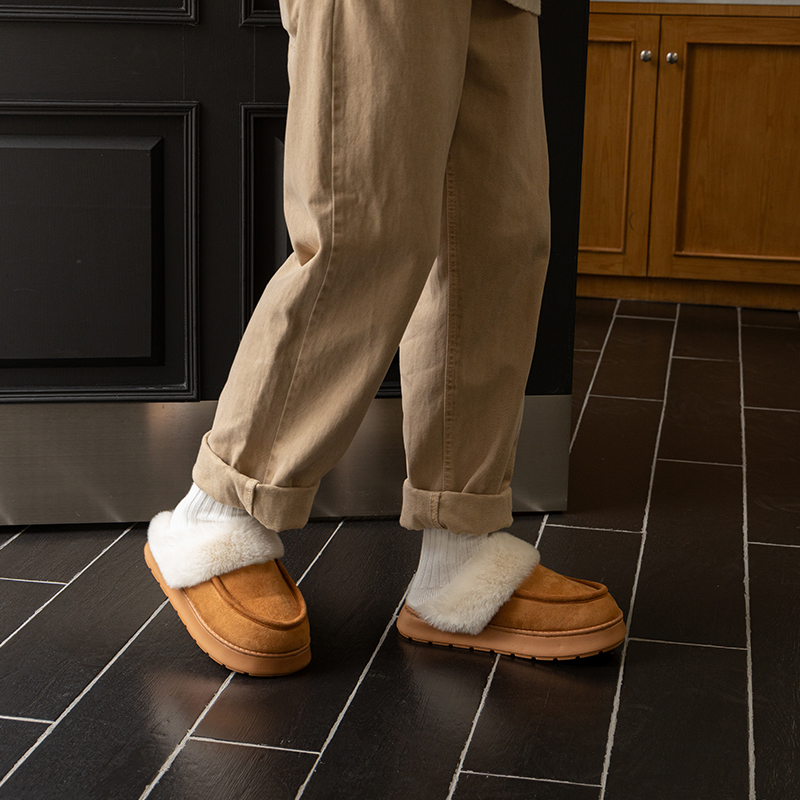 Cotton shoes for men and women in winter 2025 new thickened thick-soled home indoor autumn and winter warm wool slippers