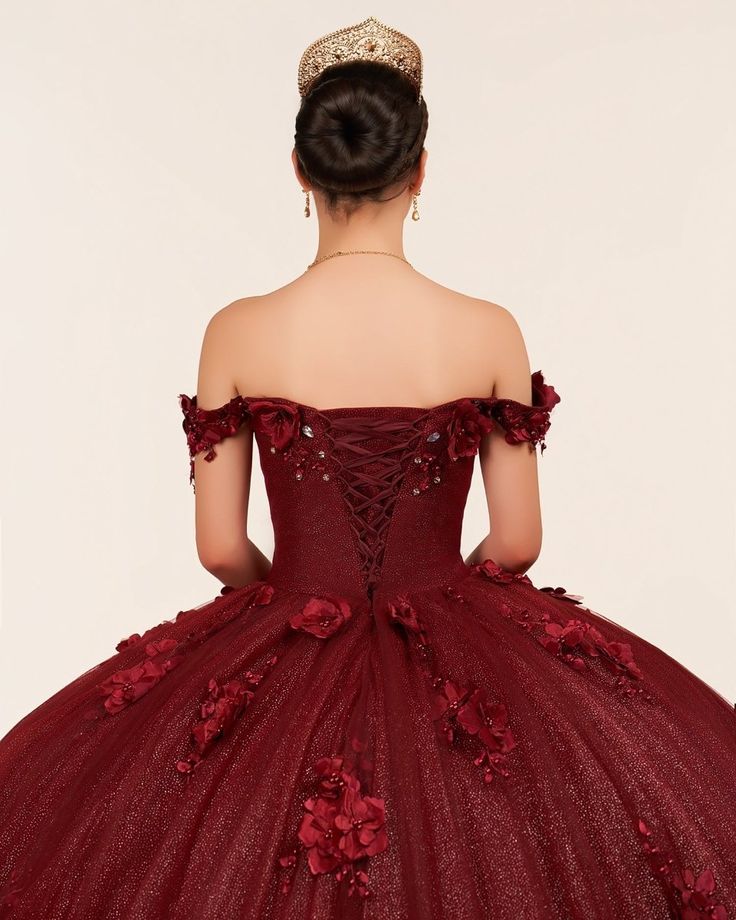 Sparkly Beaded Sequined Burgundy Ball Gown Quinceanera Dresses Sweetheart Neck Lace Appliqued Prom Gowns Sweep Train Sweet 15 Dress