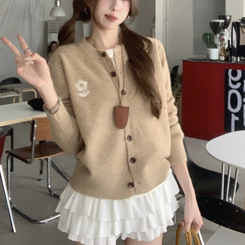 2025 Autumn Winter New Korean Style Fashion Simple Knitted Womens Small Flower Embroidery Soft Sweater Cardigan