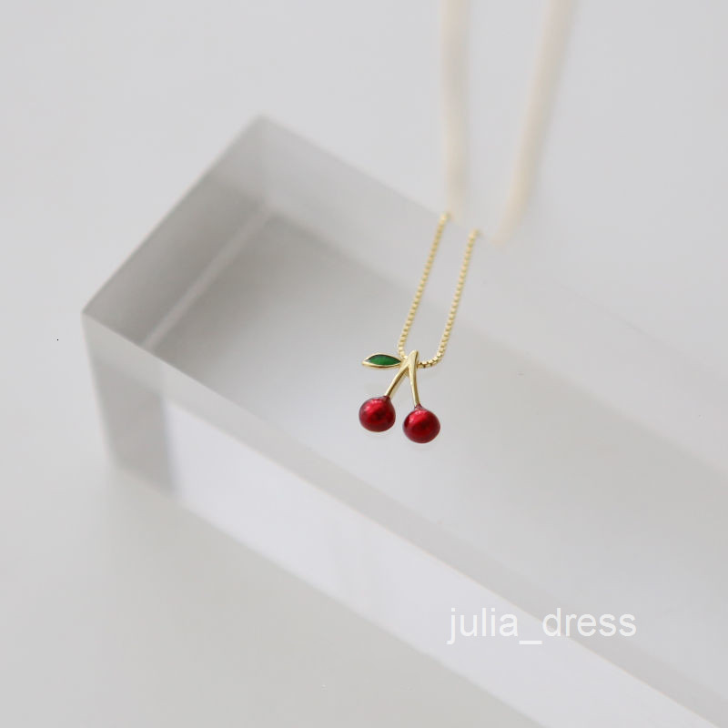 Little Cherry Versatile Necklace for Women Exquisite Niche Design Clavicle Chain Girl Student Best Friend Elegant Choker Necklace for Women