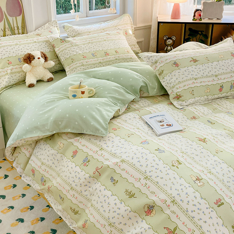 Simple Thickened Brushed Cotton Bedding Set - 3-Piece Cartoon Duvet Cover with Bed Sheet for Student Dormitory and Children W260302