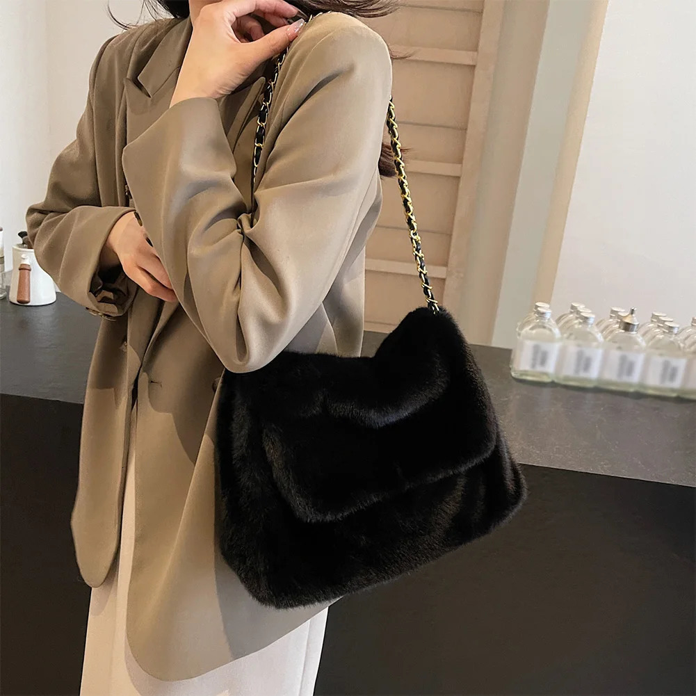 Winter Plush Womens Shoulder Bag Soft Faux Fur Crossbody Bag with Inner Pocket Fluffy Satchel Purse Ladies Furry Sling Bag 250911