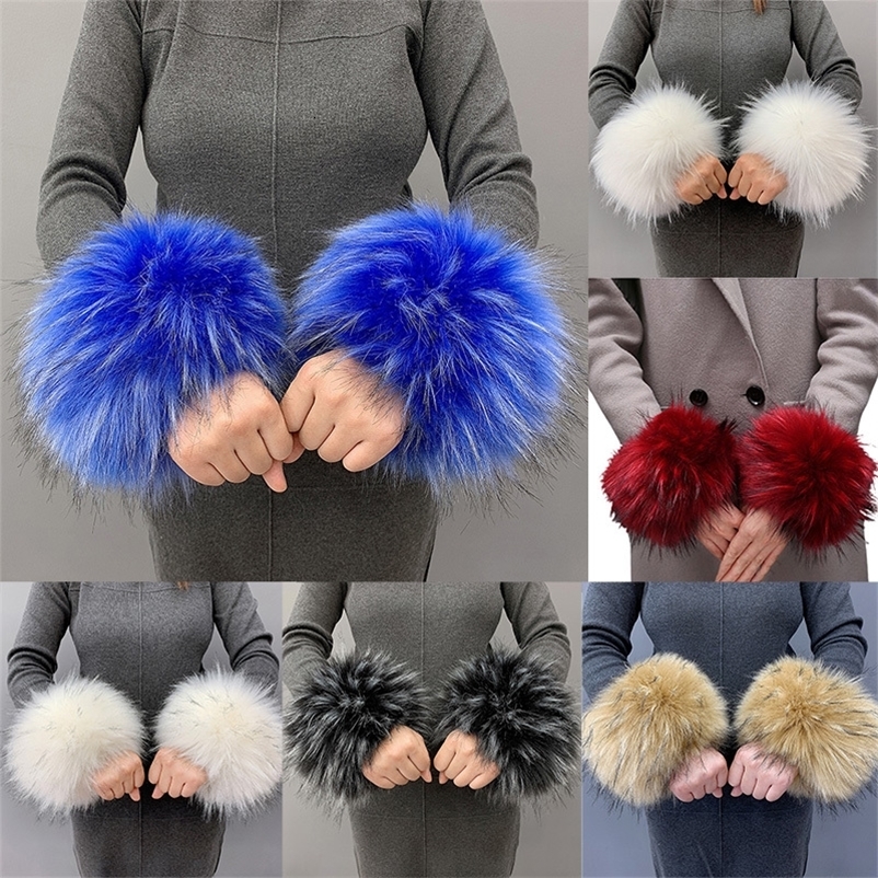 Faux Fox Fur Cuffs Arm Warmer Winter Warm Women Wrist Cuff Sleeves Gloves Pompom Wristband Sleeves Accessories 250916