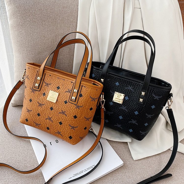 Designer bag luxury shoulder bag crossbody bag high-quality women's wallet leather wine god bag chain bag fashionable armpit foreskin leather bag