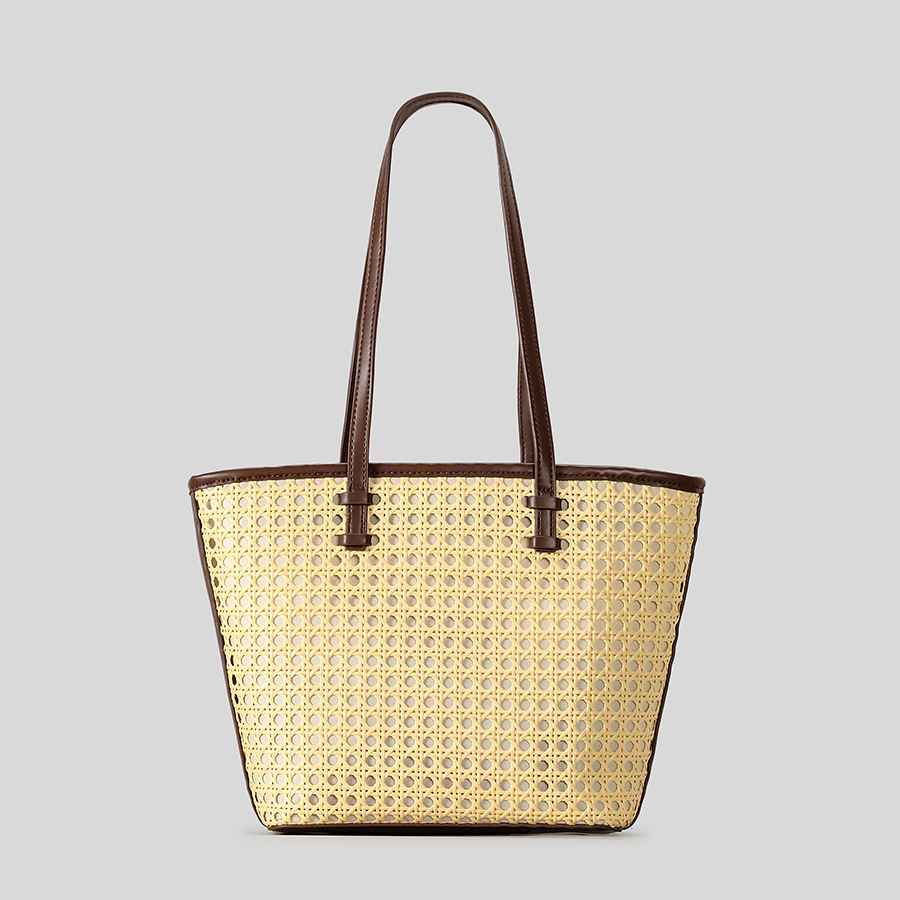 Spring summer hollowed out handmade straw woven bucket bag, large capacity rattan woven single shoulder handbag, women's beach bag 250215