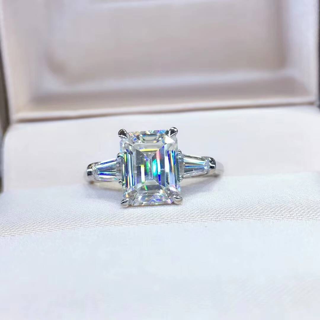 Sparkle Trilogy Design Emerald Cut 3ct Moissanite Diamond 18K Gold Yellow Step Cut Side Moissanite Wedding Rings
