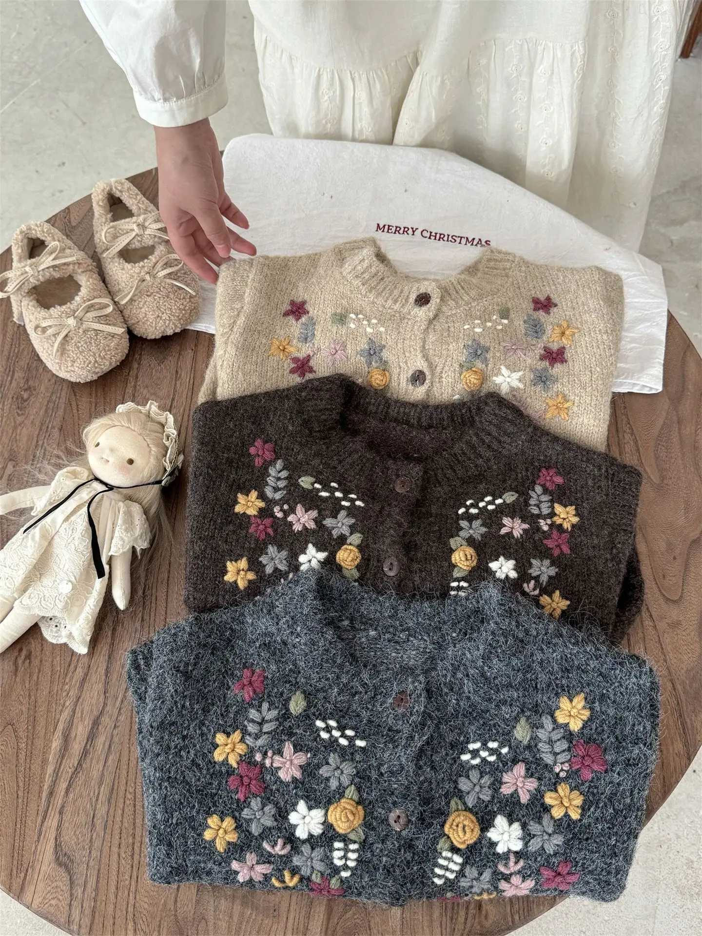 Girl Sweater 2025 Autumn New Childrens Clothing Korean Style Girl Baby Senior Design Sense Handembroidered Sweater Simple L250917