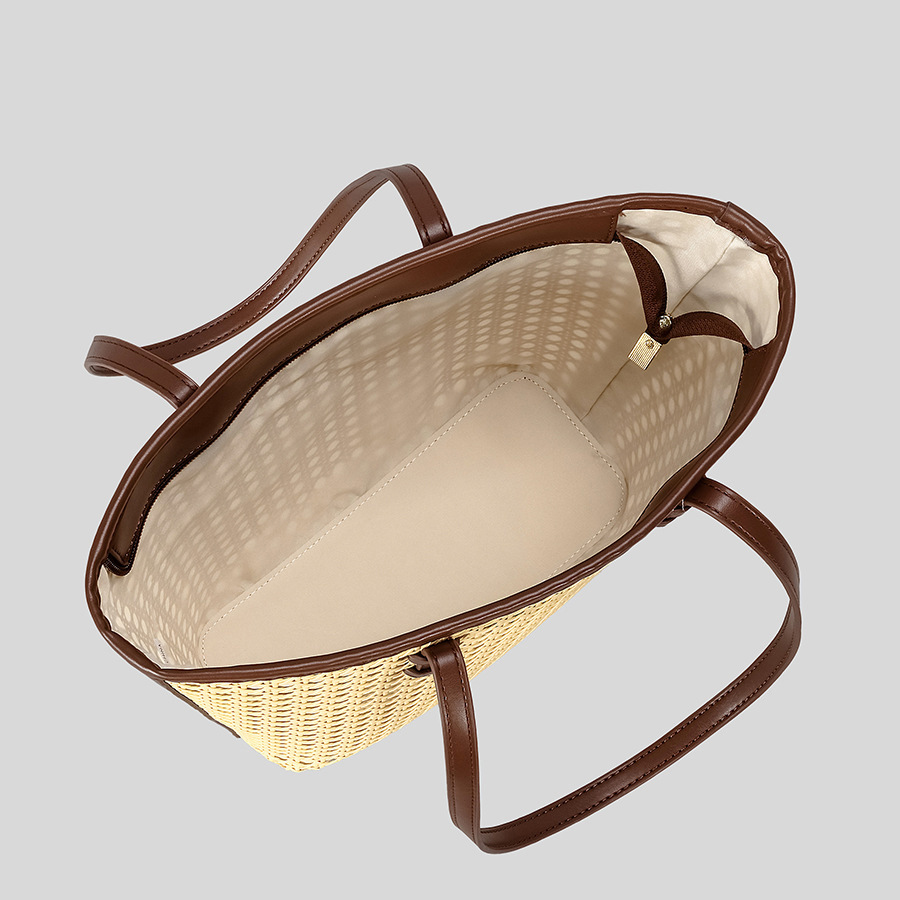 Spring summer hollowed out handmade straw woven bucket bag, large capacity rattan woven single shoulder handbag, women's beach bag 250215