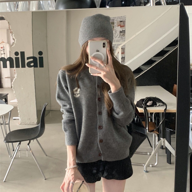 2025 Autumn Winter New Korean Style Fashion Simple Knitted Womens Small Flower Embroidery Soft Sweater Cardigan
