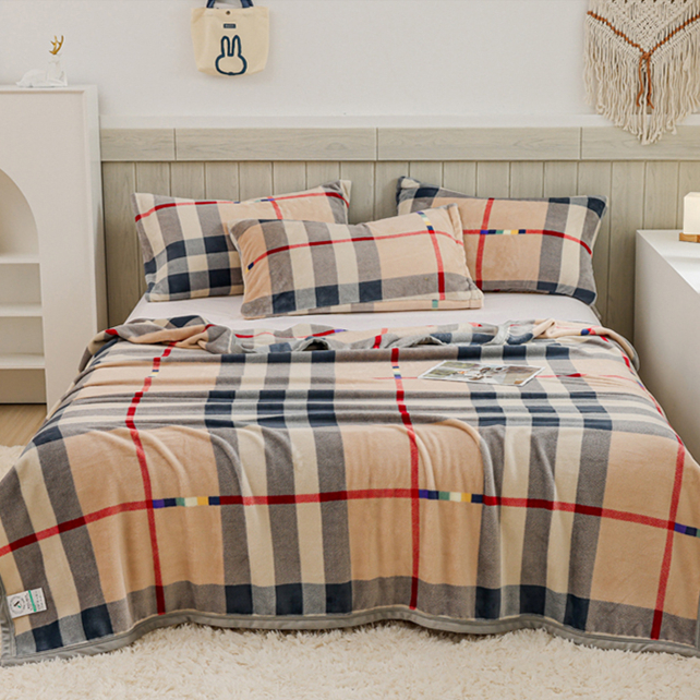 Luxury Designer Blanket Warm Lightweight Super Soft Blanket Office and Room Blanket Hand and Machine Washable for All Seasons