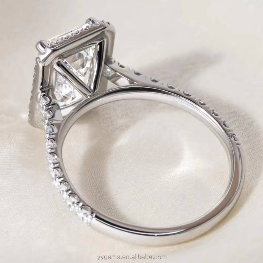 Yu Ying High Quality White Diamond 4CT Emerald Cut With Halo 18K Solid Gold Proposal Engagement Wedding Ring Women