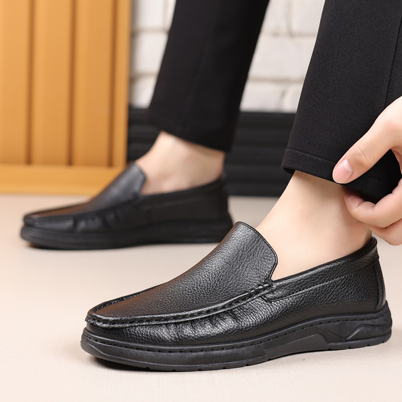 TOP Designer Men's Leather Loafers Genuine Leather Summer Breathable Soft Leather Soft Sole Slip-On Casual Shoes for Middle-Aged Men 8f