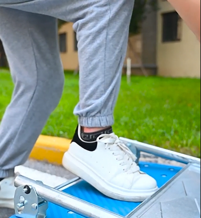 Folding trolley - silent, household, lightweight, portable moving vehicle, four-wheel tool, small trolley, courier warehouse cargo flatbed truck