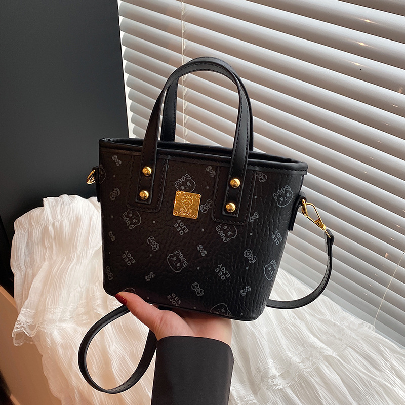 Designer bag, luxury handbag saddle bags small fragrance retro crossbody bags shoulder bags small square bags fashionable coin purse stylish water buc