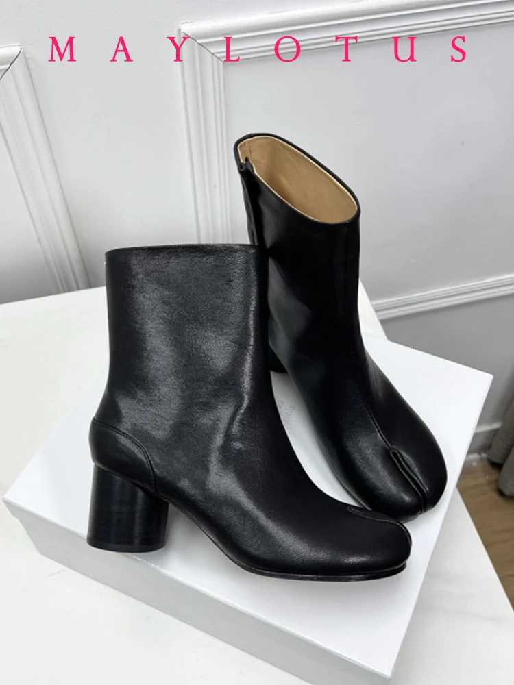 Split Toe Tabi Boot Chelsea Boots Tabi Shoes High Top Leather Boots Horseshoe Shoes 368 Cm Heels Womens Thick Soled ShoesXJ250917