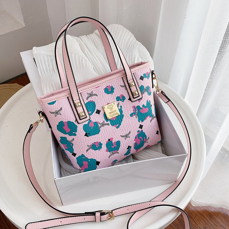 Designer bag luxury shoulder bag crossbody bag high-quality women's wallet leather wine god bag chain bag fashionable armpit foreskin leather bag