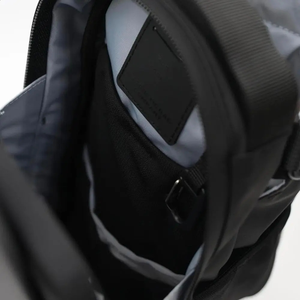 Large Capacity Magnetic Water Bottle Bag MultiPocket Portable Gym Specific Water Cup Holder Crossbody Magnet Gym Bag 250916