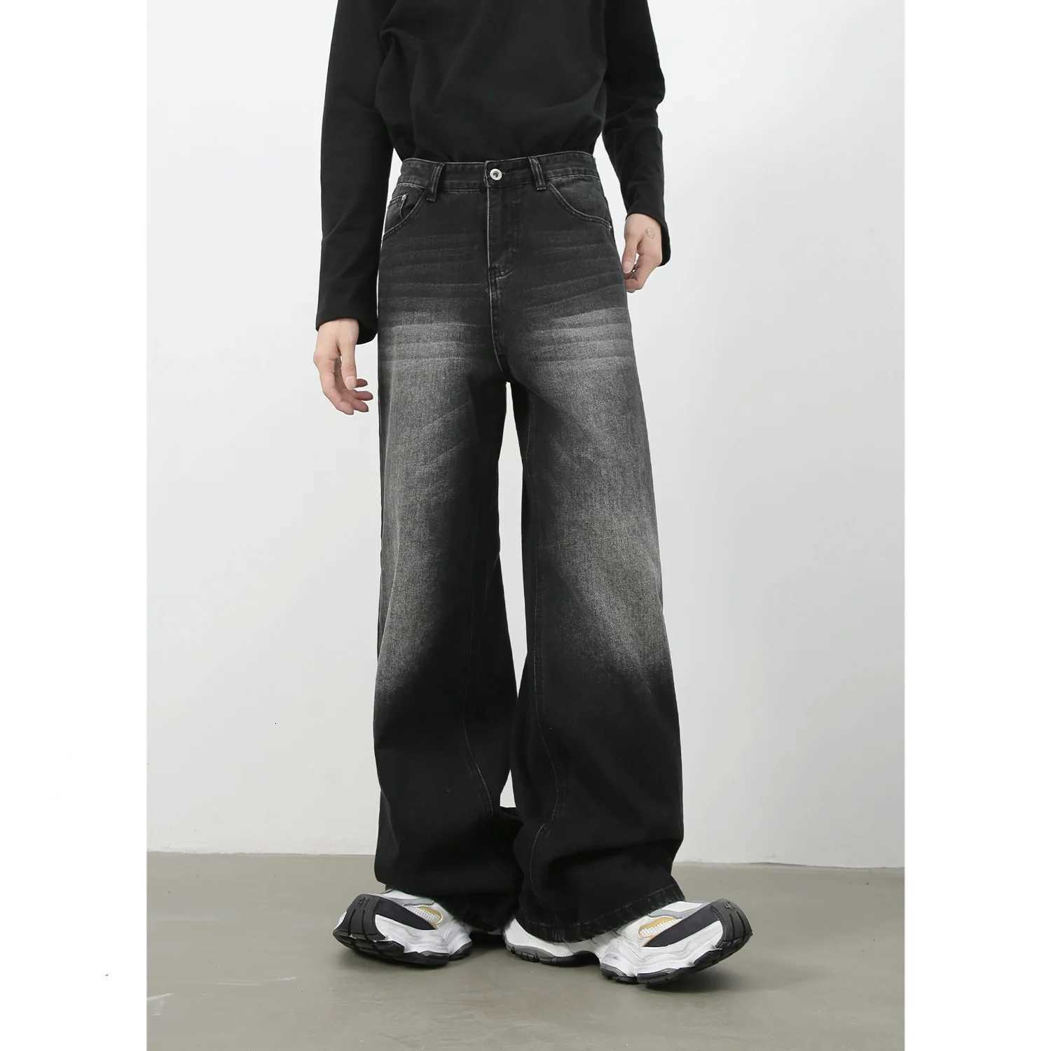 New Mens Baggy Straight Leg Wide Leg Jeans Male Fashion Vintage Wash Casual Denim Pants Youth Popular Brand Streetwear TrousersZ250917