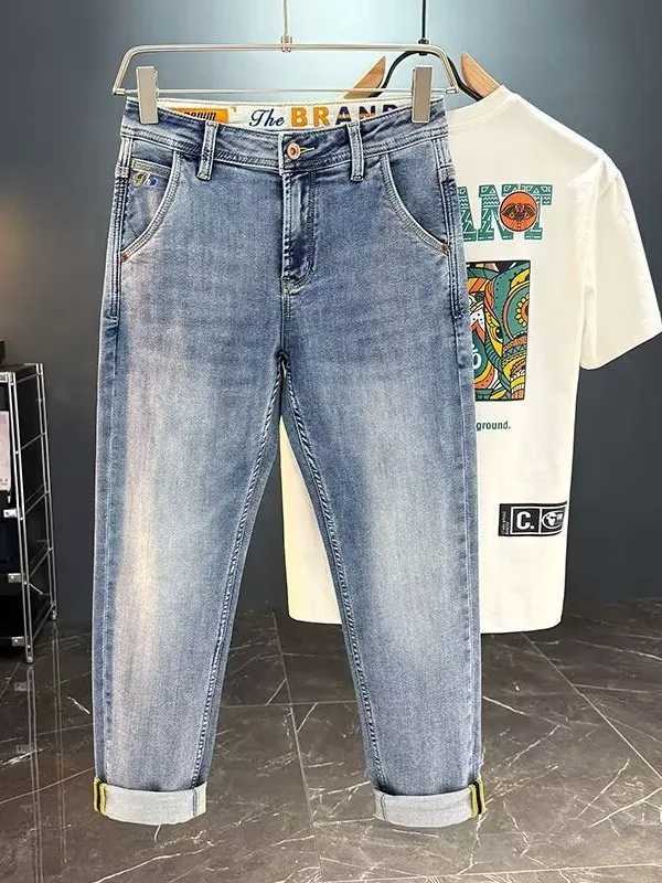 Mens Summer Slim Fit Straight Leg Jeans Lightweight Elastic Casual Wear Resistant mid Waist Zipper Closure Blue Denim PantsZ250917