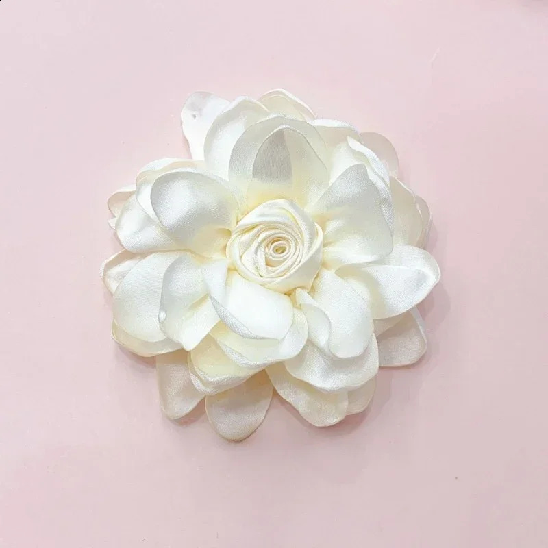 10cm Korean Fabric Rose Flower Brooches for Women Elegant Corsage Scarf Buckle Shirt Collar Pins Fashion Jewelry Wedding Brooch 250916