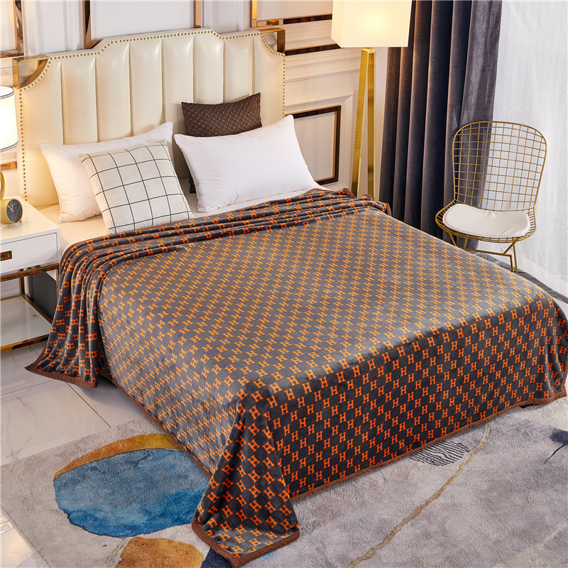Luxury Designer Blanket Warm Lightweight Super Soft Blanket Office and Room Blanket Hand and Machine Washable for All Seasons