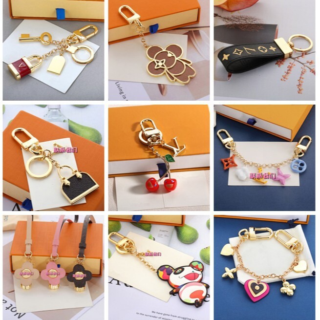Luxury Keychain donkey house hotselling series fashion metal bag pendant old flower keychain car ring key buckle Ornament Pendant Accessories Chains