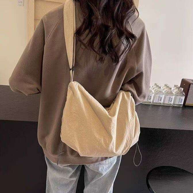 Best Selling Designer Bag Designer Bags Waterpof Canvas Chains Shoulder For Women Chest Pack Lady Tote Handbags Presbyopic Purse Messenger Bag 2005