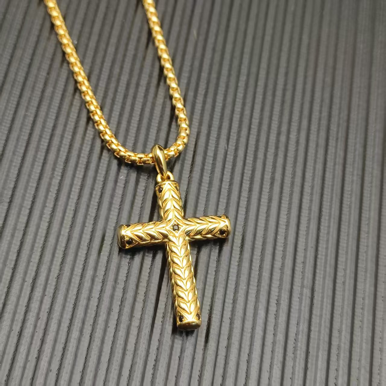 DY necklace new gold cross white diamond pendant necklace simple temperament trend retro luxury jewelry gift daily wear formal wear