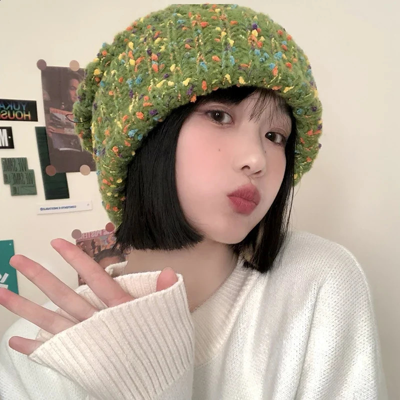 Womens Autumn and Winter Outdoor Knitted Hats Warm Big Head Circumference Coldproof Wild Skullies Beanies Gorras Mujer 250916